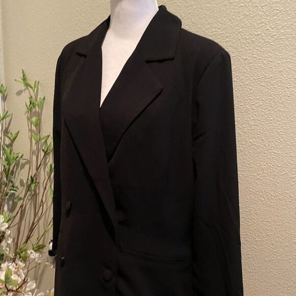 JustFab Long BlacK Button Blazer with Cuffed Designed Sleeves - Size M - Picture 4 of 13